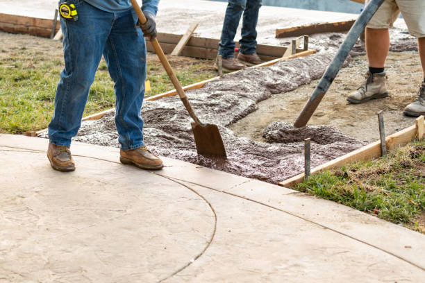 Best Concrete Driveway Installation  in Commack, NY